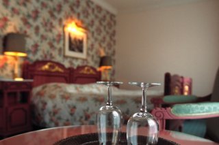 Le guide Michelin a révélé lundi son premier palmarès des hôtels de France qui proposent des expériences remarquables. Les hôteliers peuvent ainsi recevoir jusqu'à trois "clefs", sur un principe similaire aux étoiles décernées aux restaurants. (Photo d'illustration) KEYSTONE/DAGMAR LORENZ